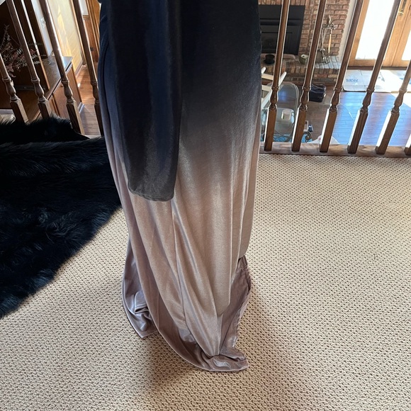 Elegant Velvet Ombre Dress - Picture 10 of 10